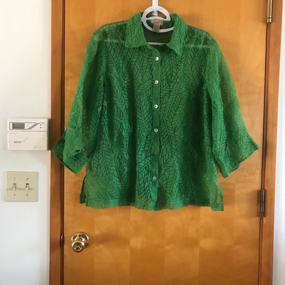 Green Lightweight Button-Front Women's Top
